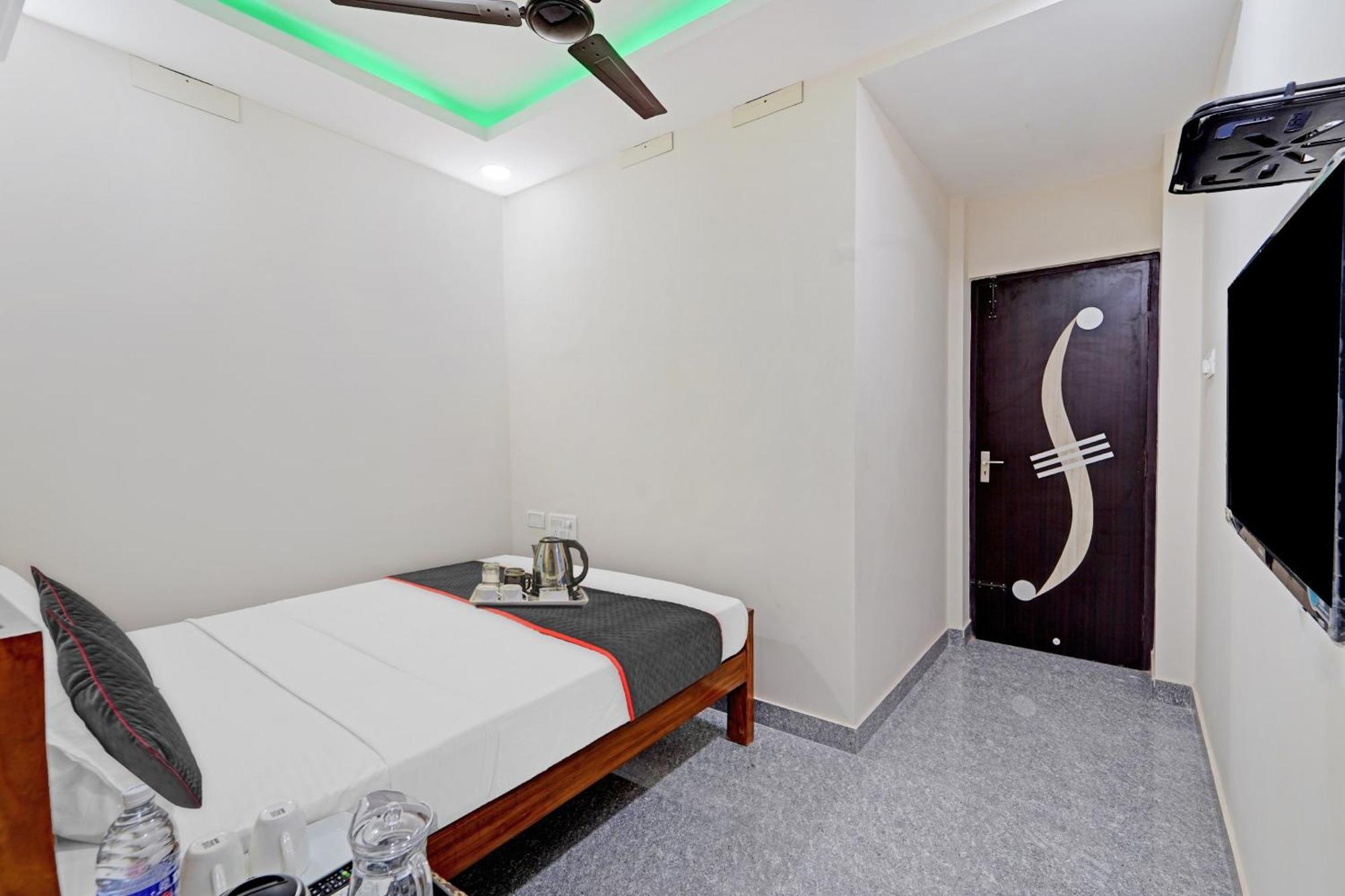 Super Townhouse 1096 Hotel Redfox Nungambakkam Near Apollo & Shankar Nethralaya Hospital Chennai Exterior photo