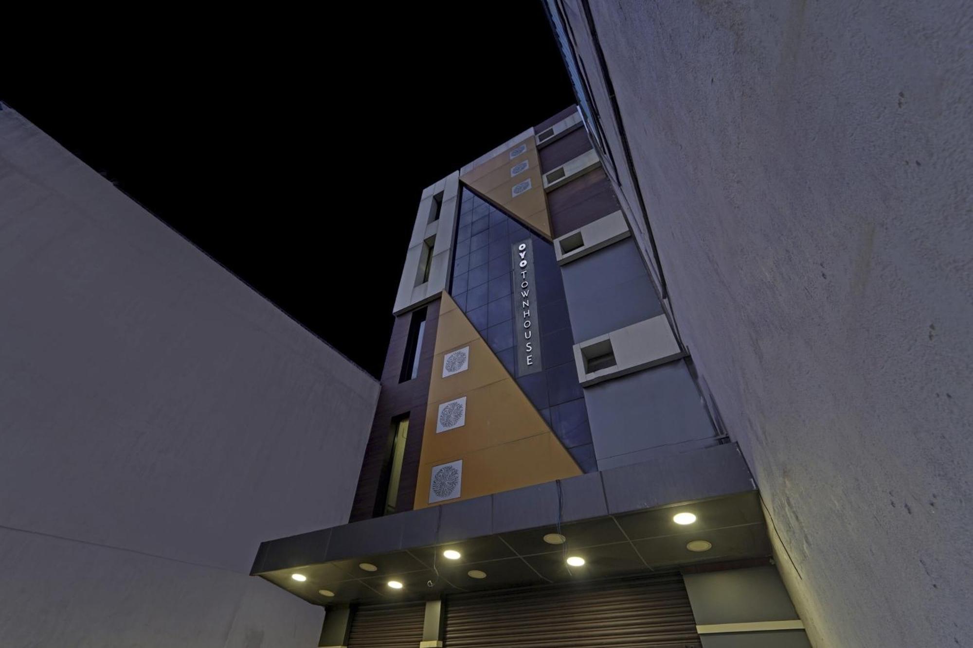 Super Townhouse 1096 Hotel Redfox Nungambakkam Near Apollo & Shankar Nethralaya Hospital Chennai Exterior photo